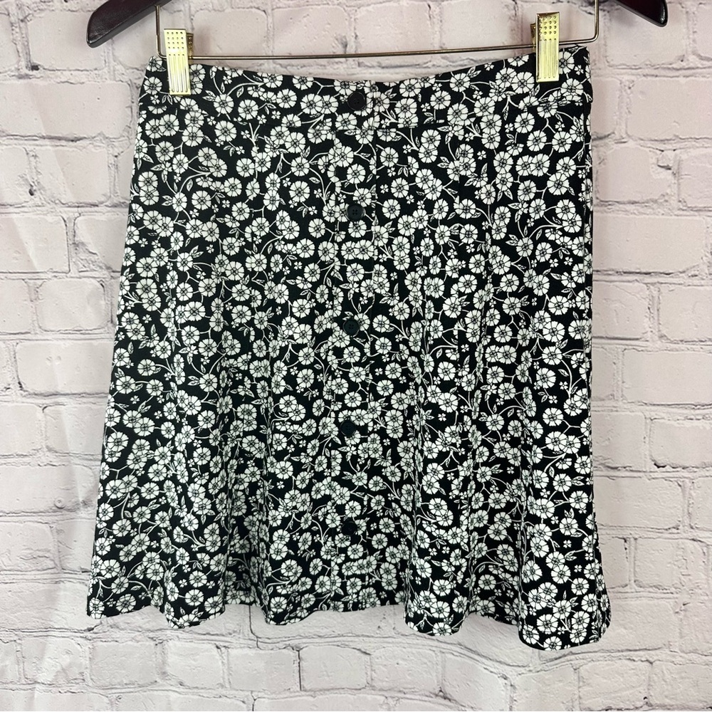 LOFT Black White Floral Skater Skirt womens XS traditional office minimalist